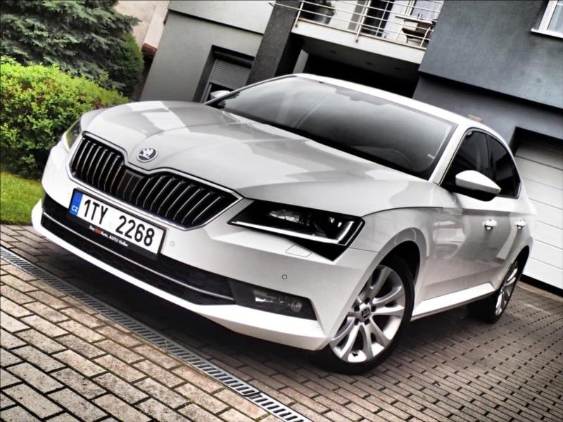 Škoda Superb 2,0 TDi110kW Ambition tempomat
