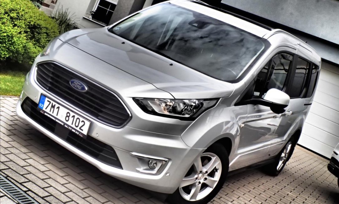 Ford Tourneo 1,5 88 kw,Titanium, ČR,TAŽNÉ