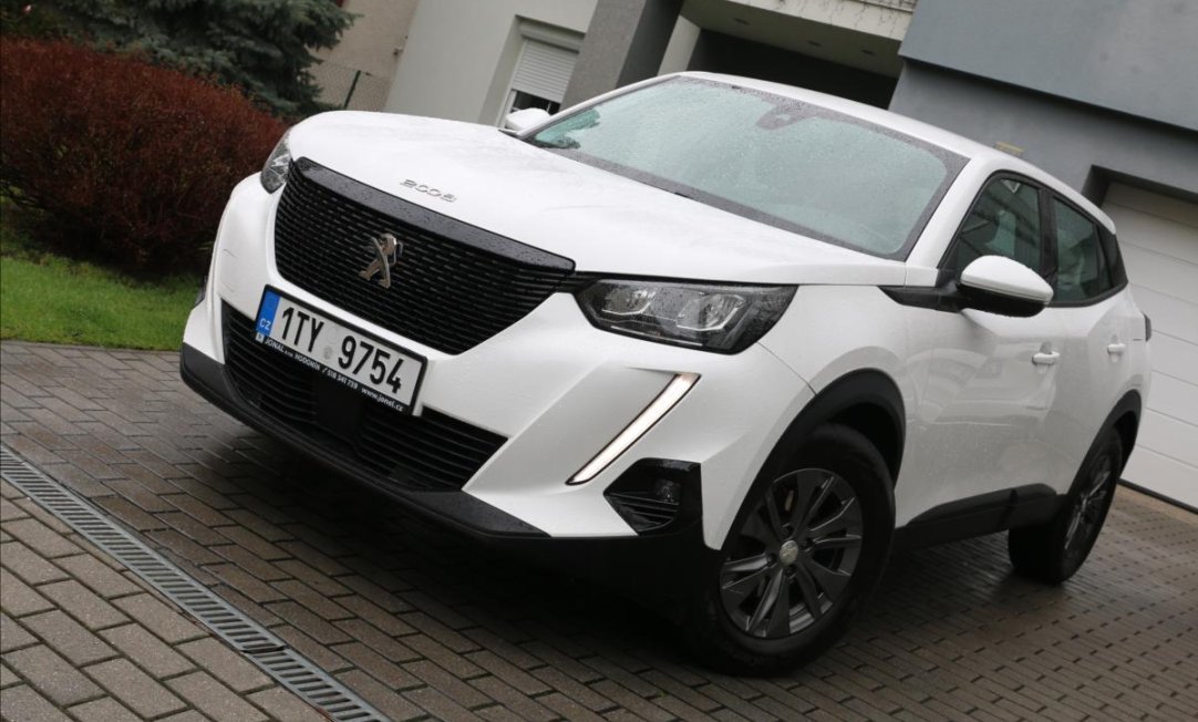 Peugeot 2008 1,2 1.Maj,ČR, 56 000KM