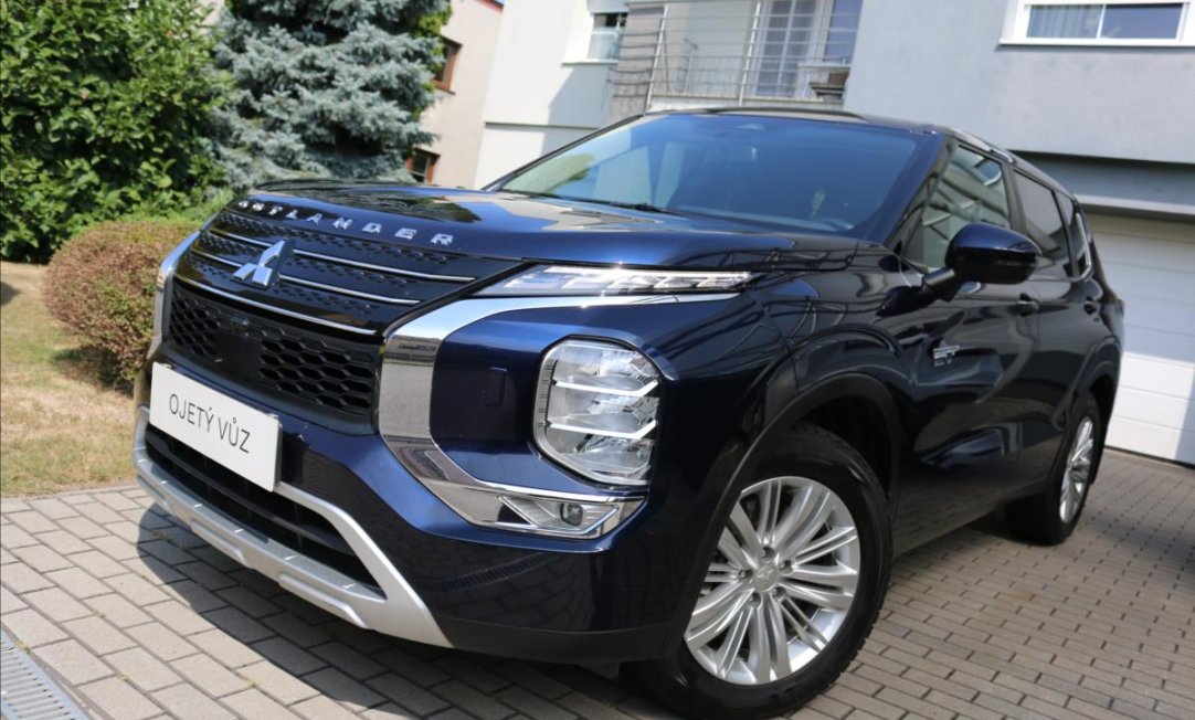 Mitsubishi Outlander 2,4 PHEV, 7míst, Invite
